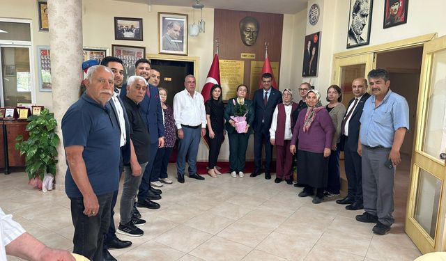 Başkan Münevver Genç Hayat: “Şehitlerimizin Yerine Annelerimizin Ellerini Öpüyoruz”