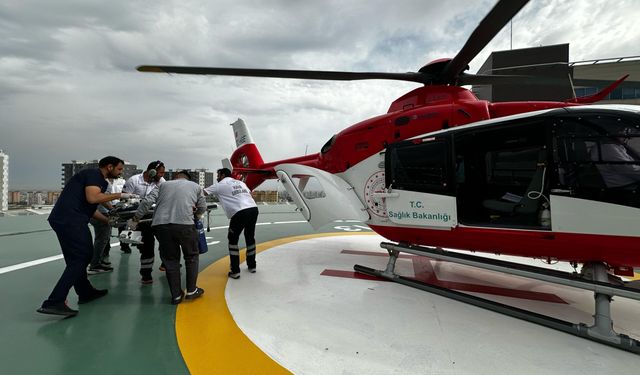 Mersin'de ambulans helikopter 2 yaşındaki bebek için havalandı