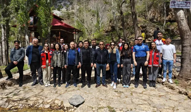 Saimbeyli'de Gençlik Haftası etkinlikleri doğa yürüyüşüyle başladı