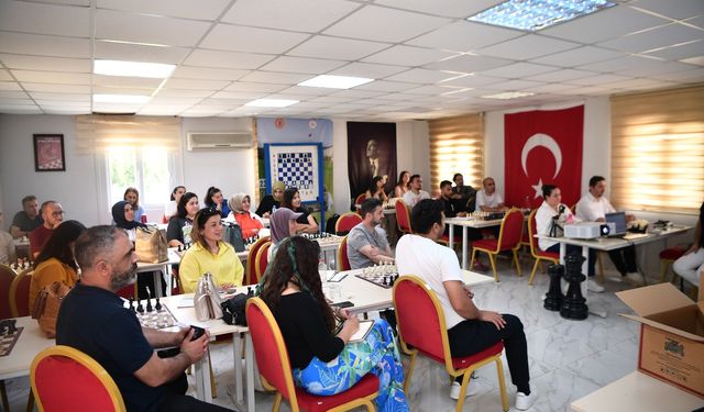 Satranç Yardımcı Antrenörlük Kursu Çukurova'da başladı