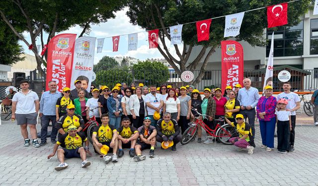 Tarsus'ta kadınlar bisiklet kullanmayı öğreniyor
