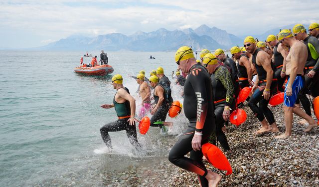Uluslararası Açık Su Yüzme Yarışı X-WATERS Antalya’da gerçekleşti
