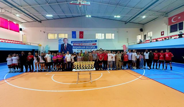 Genç sporcuların hentbol coşkusu