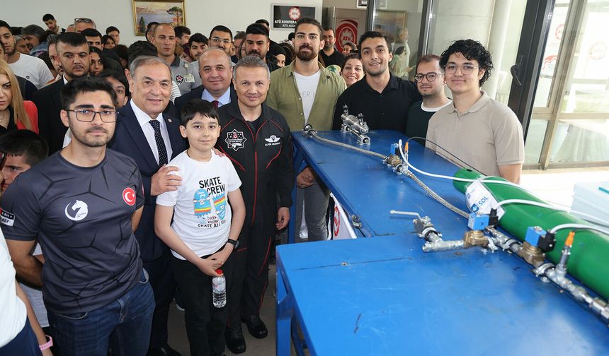 Alper Gezeravcı Adana’da uzay vizyonunu anlattı