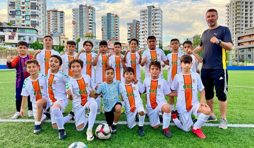 Kozanspor'un U-11 takımı gruptan çıktı