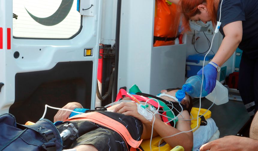 18 yaşında ki genç şov uğruna falezden atladı, kalbi durdu!