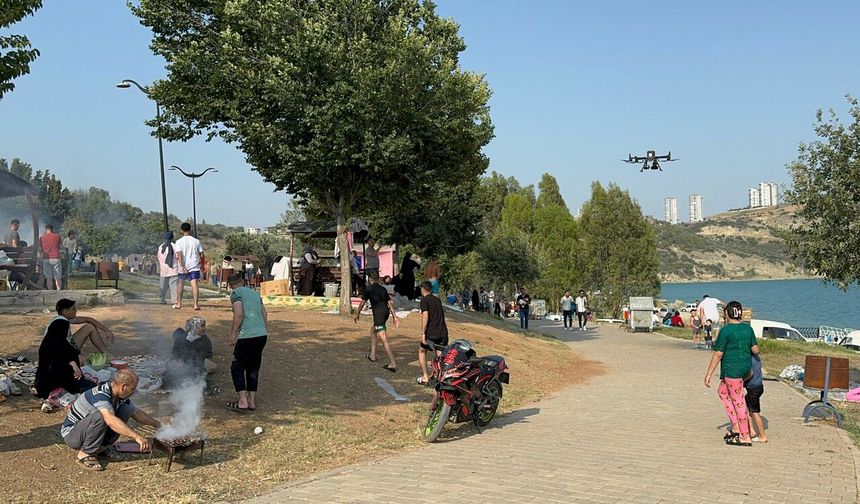 Adana'da ormanları dronlar koruyor: Piknikçilere havadan yangın uyarısı