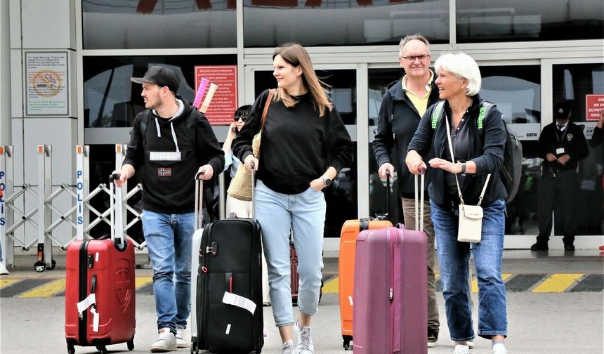 Bayram tatilinde gurbetçi yoğunluğu turizmi canlandırdı