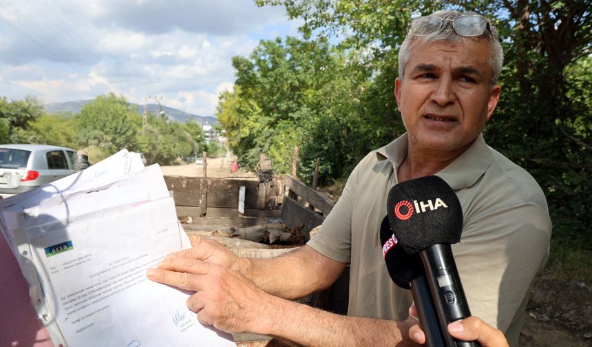 Tapulu yolda asfalt krizi: Vatandaş 4 metre yolu kapattı