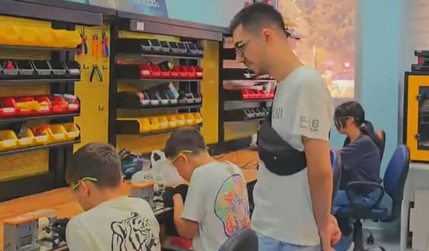 Adana’da Geleceğin Mucitleri Yetişiyor: Deneyap Yaz Okulu Başladı