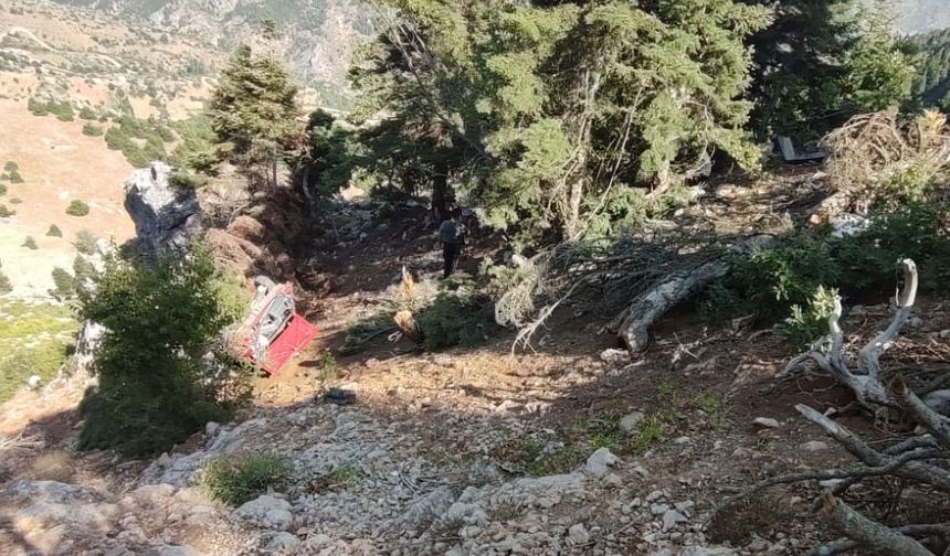 Adana'da Uçurum Faciası: 2 Kişi Hayatını Kaybetti