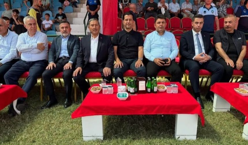 AK Partili Dağlı, Zengibar Karakucak Güreşleri’ne katıldı