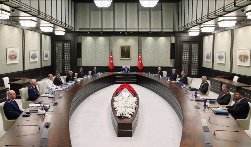 YAŞ kararları açıklandı: Genelkurmay Başkanı Bayraktaroğlu oldu! işte isim isim YAŞ'taki terfi ve atamalar...