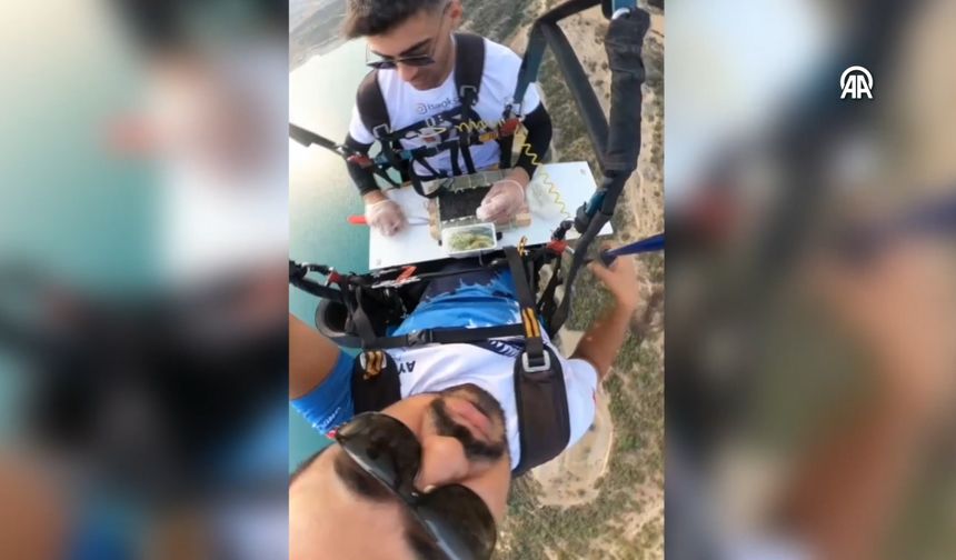 Gökyüzünde Suşi Şovu: Adana’da Aşçıdan Nefes Kesen Gösteri