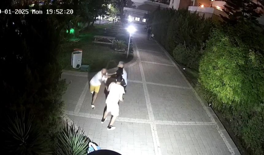 Adana’da Site Bahçesinde Dehşet: O Anlar Kamerada