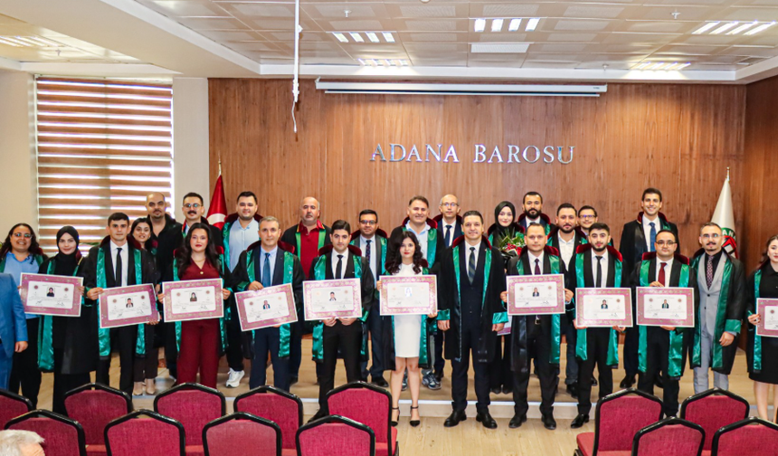 Adana Barosu’nda Ruhsat Töreni Heyecanı: Genç Avukatlar Cübbe Giydi