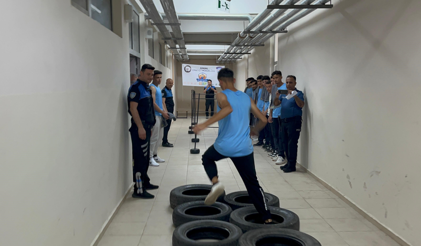 Adana’da Polislerin Eğittiği Gençler Astsubay Oldu