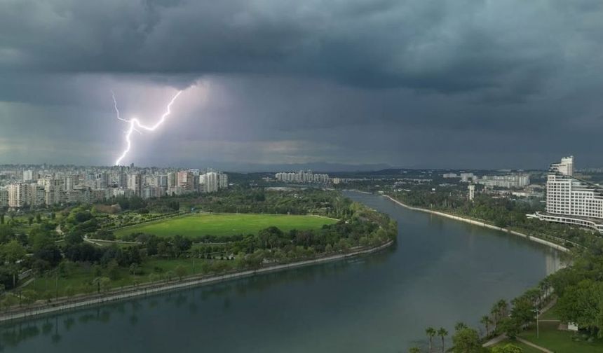 Meteoroloji Adana’yı uyardı: Sağanak ve hortum riski