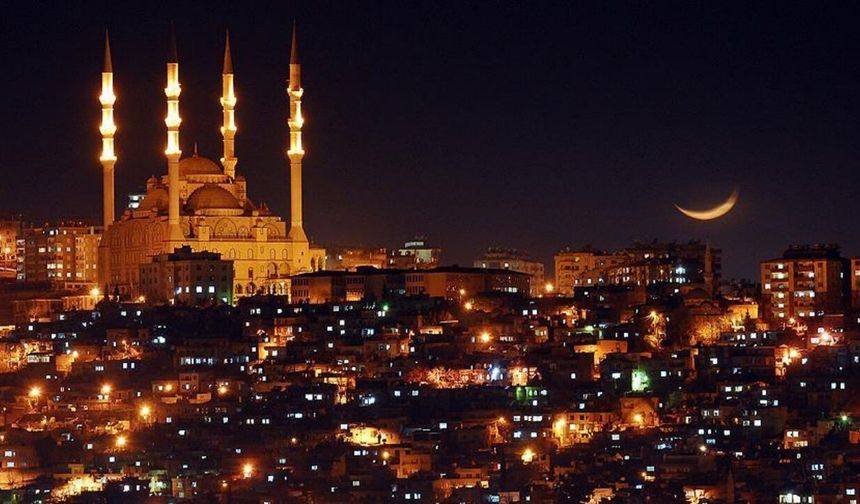 Muharrem ayı dualarla ve ibadetlerle karşılandı: Aşure günü ne zaman?