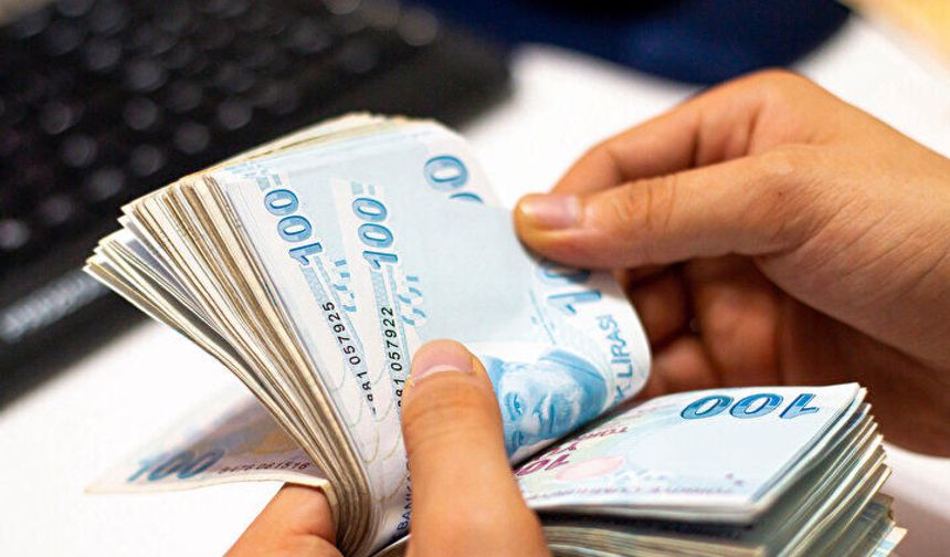 Ceyhan Belediyesi'nden üniversiteye başlayan gençlere 10 bin TL eğitim desteği