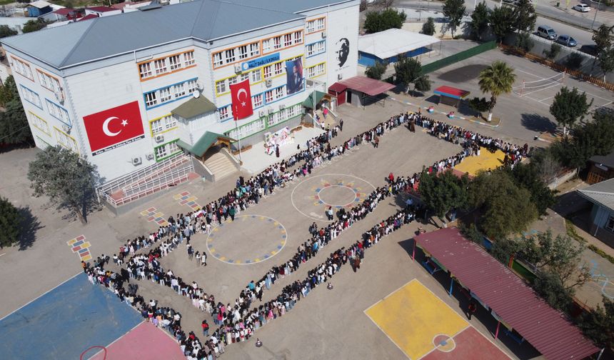 Kozan’da Ara Tatil Öncesi Bin 100 Öğrenci Bayramlaştı
