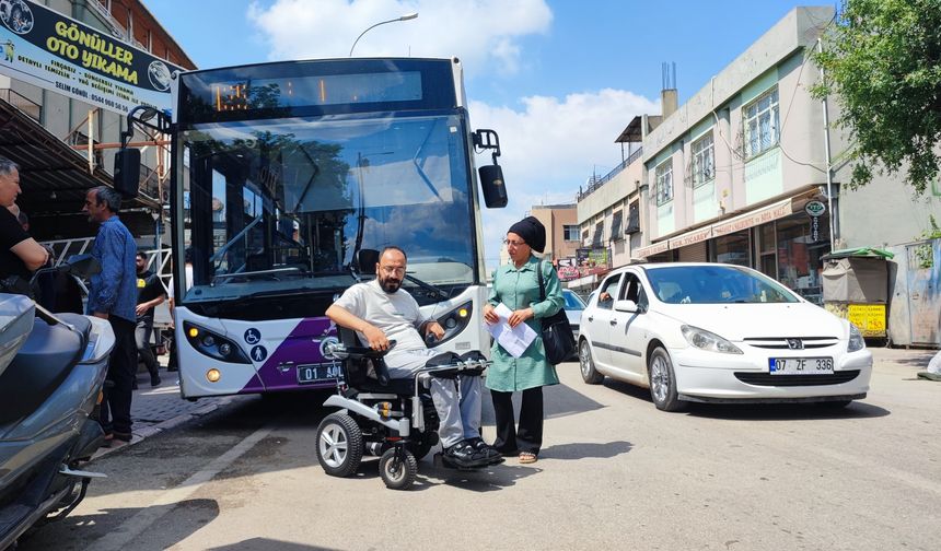 Adana’da engelli vatandaş otobüse alınmadı: Polis eşliğinde binebildi