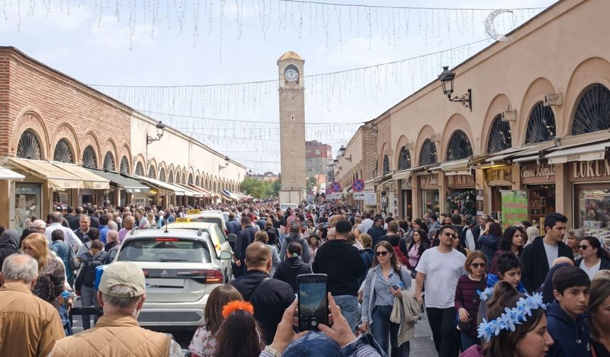 Adana Büyük Saat araç trafiğine kapatılıyor: İşte uygulanacak saatler