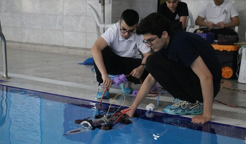 Adanalı öğrenciler Kanada’da Dünya Şampiyonluğu için yarışacak