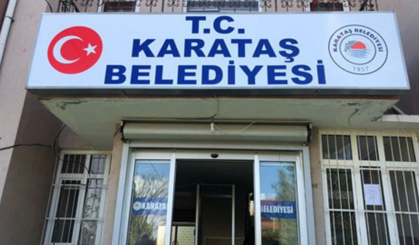 Karataş Belediyesi'nden sahipsiz köpekler için yeni uygulama