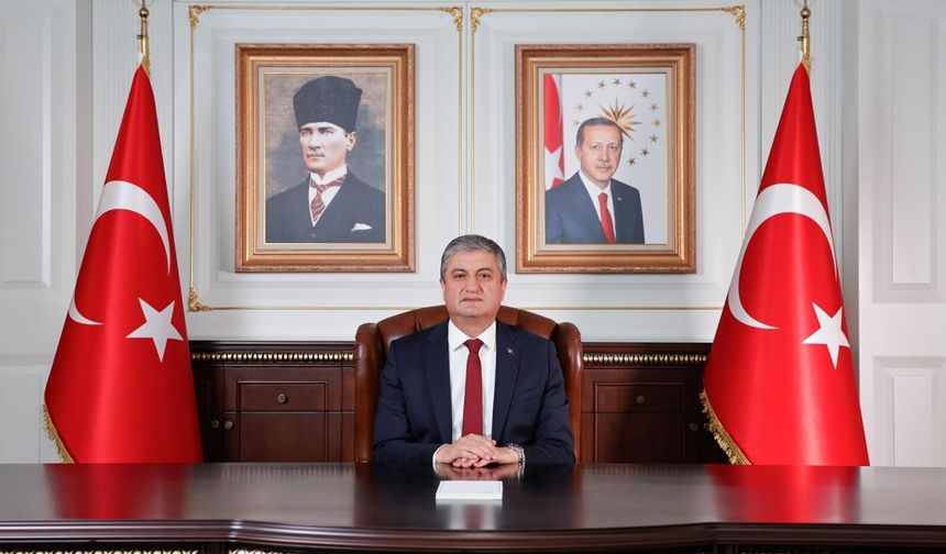 Adana Valisi Mustafa Yavuz'dan Nüfus Müdürlüğü'ne tebrik