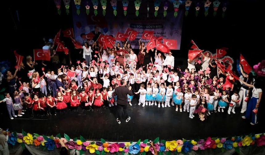 Adana Büyükşehir’in Gündüz Bakımevlerinde yıl sonu coşkusu