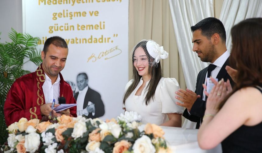 Adana'da "06.06.2026" yoğunluğu: Nikah daireleri doldu taştı