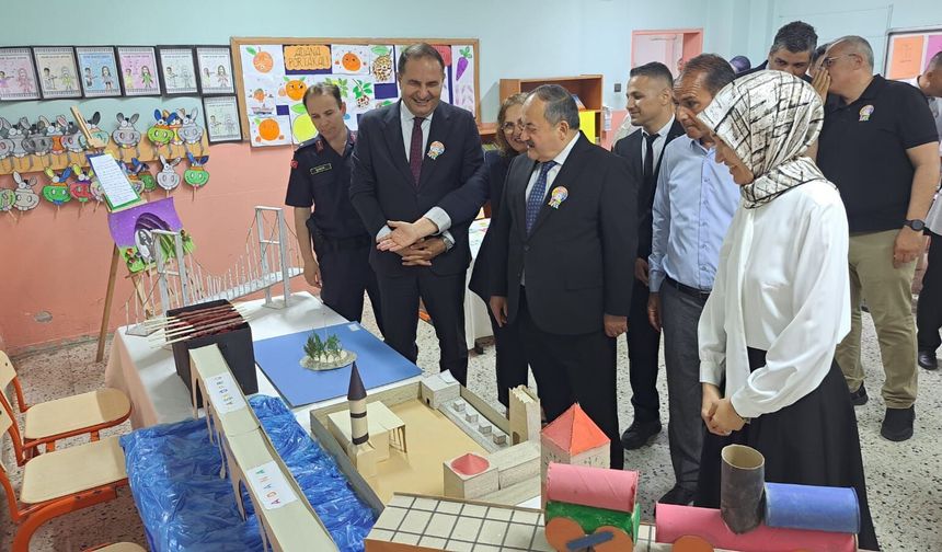 Adana'da 196 öğrenciye kıyafet desteği