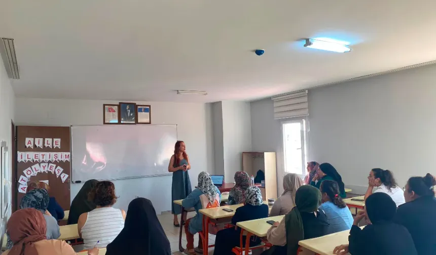 Adana'da güçlü aile yapısı için anlamlı eğitim