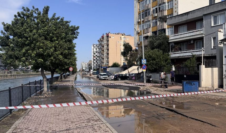 Adana'da içme suyu hattı patladı: Seyhan'da cadde ulaşıma kapatıldı