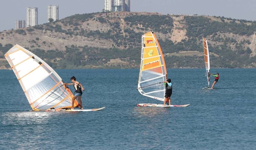 Adana'da Techno 293 Yelken Yarışları nefes kesti