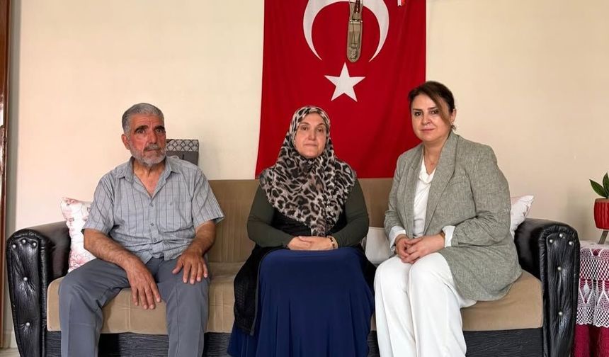 AK Parti Adana Kadın Kollarından Şehit ailesine vefa ziyareti