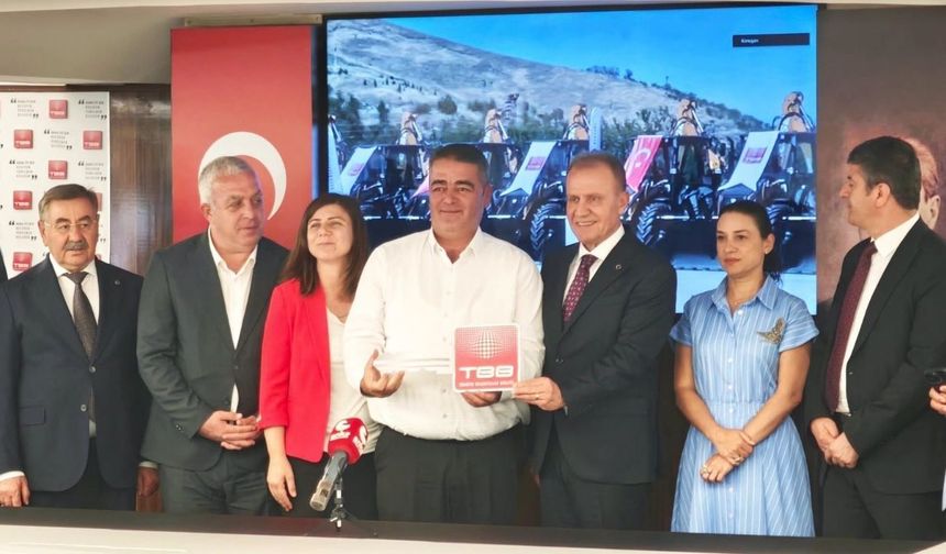 Türkiye Belediyeler Birliği'nden Aladağ'a iş makinesi hibesi