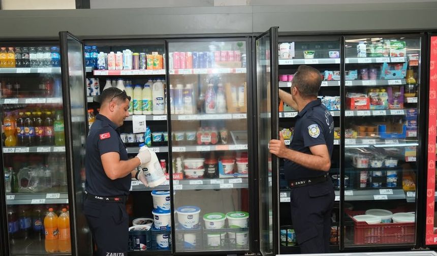 Ceyhan'da marketlere sıkı denetim: Vatandaşın sağlığı güvence altında