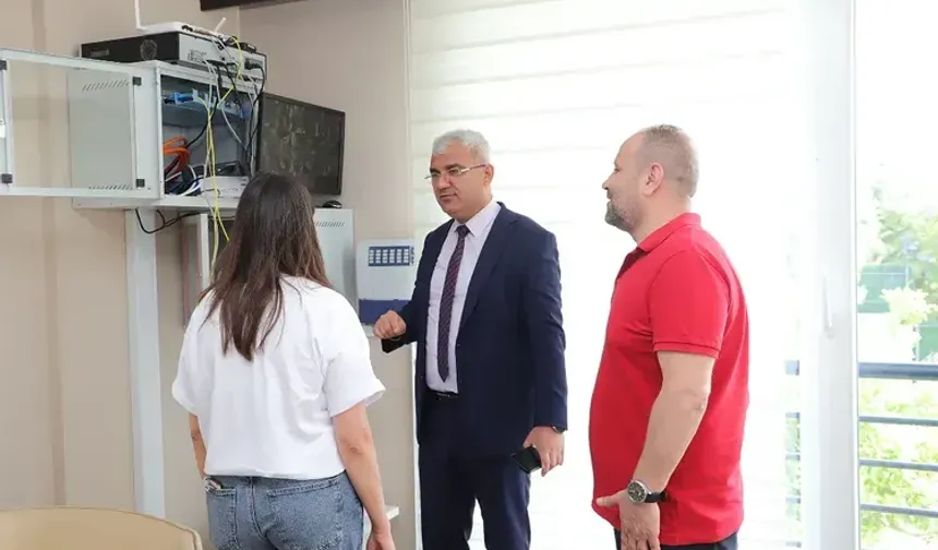 Adana’da çocuk evleri sitesine anlamlı ziyaret