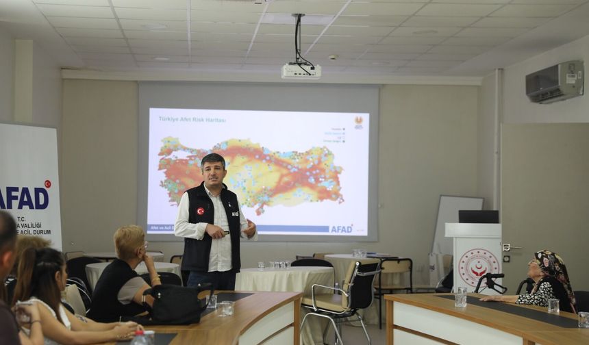 Çukurova Üniversitesi ve AFAD'dan yaşlılara afet eğitimi