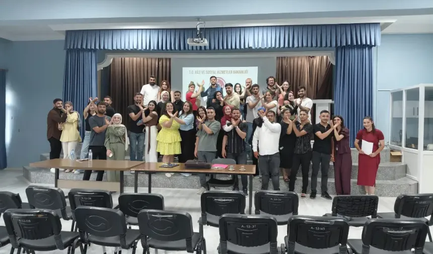 Evlenmeden önce bu soruları sordular! Ceyhan’da anlamlı eğitim