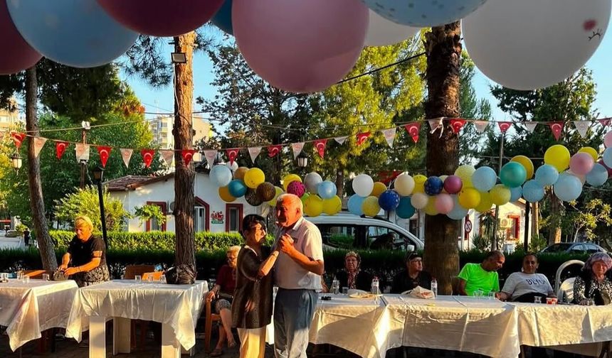 Huzurevinin ulu çınarlarına unutulmaz Babalar Günü