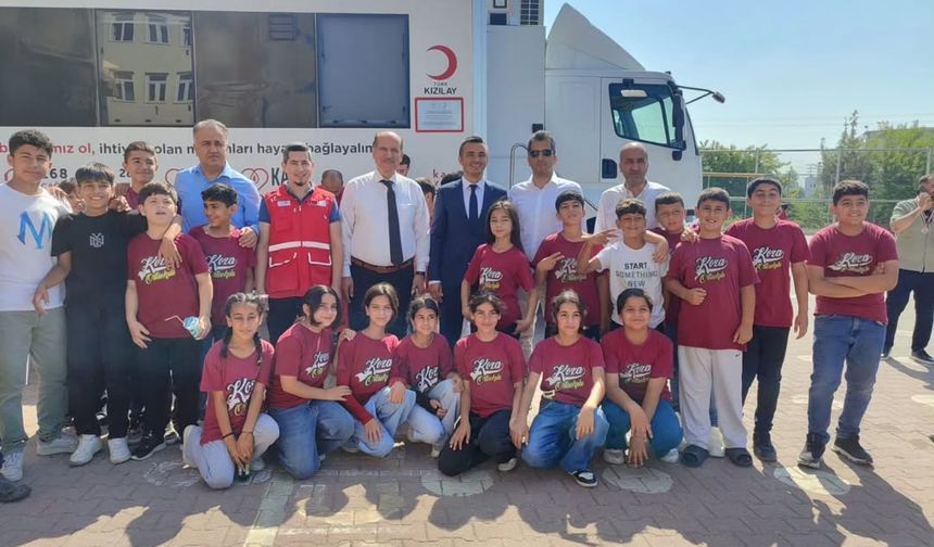 İlçe Millî Eğitim Müdürü İzzettin Aydın’dan kan bağışına destek