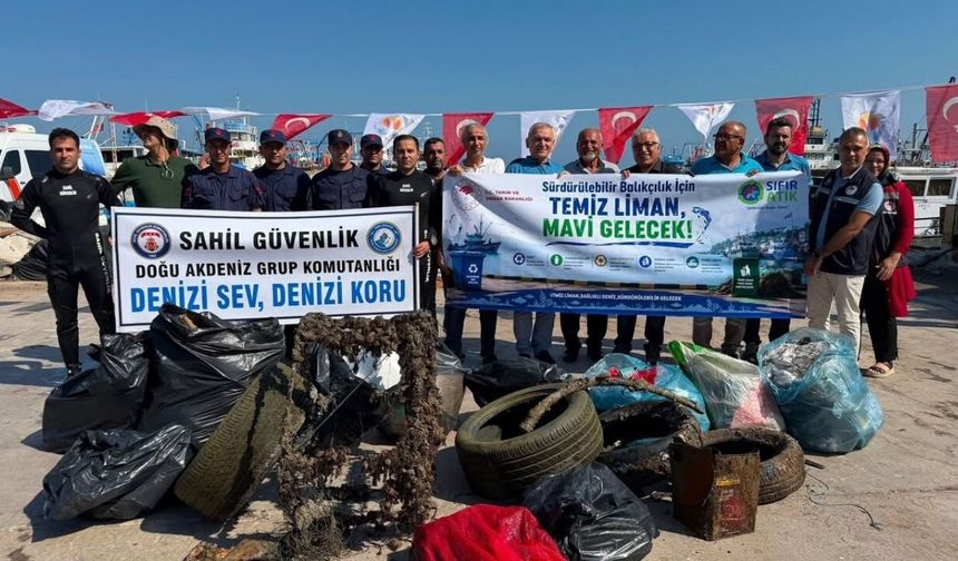 Karataş Balıkçı Barınağı'nda çevre temizliği seferberliği