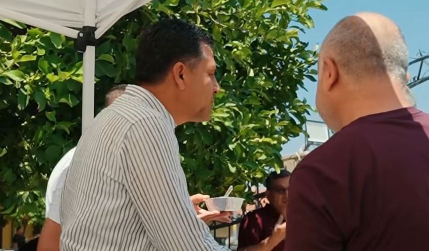 Kozan'da birlik ve bereket günü: Başkan Mustafa Atlı kendi elleriyle Aşure dağıttı