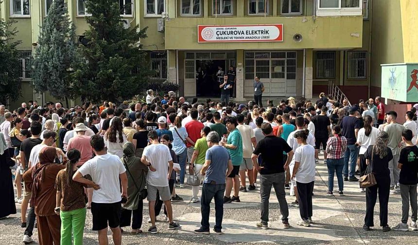 Adana'da LGS heyecanı başladı! Binlerce öğrenci sınavda