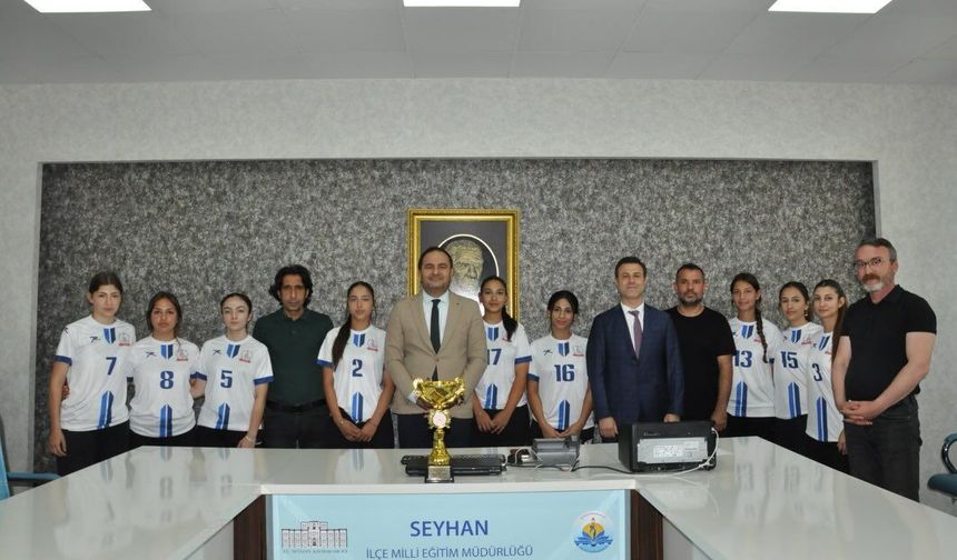 Seyhan’da spor ve sanatın yıldızları  Müdür Murat Çelik ile buluştu