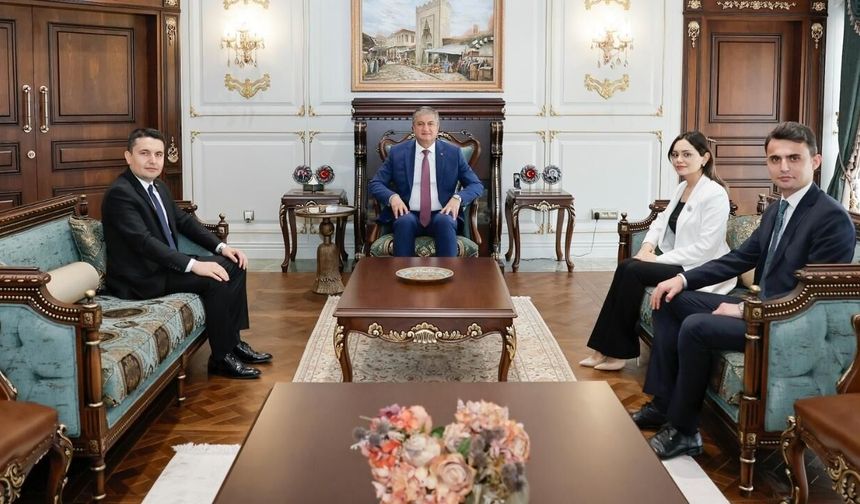 Vali Yavuz'dan görev yeri değişen kaymakamlara veda kabulü