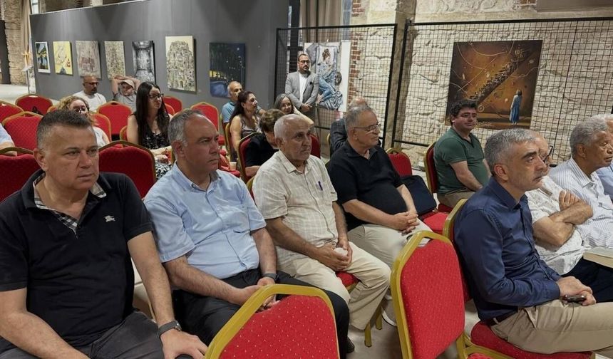 Zülfikar İnönü Tümer, Adana'yı anlatan romanın söyleşisine katıldı